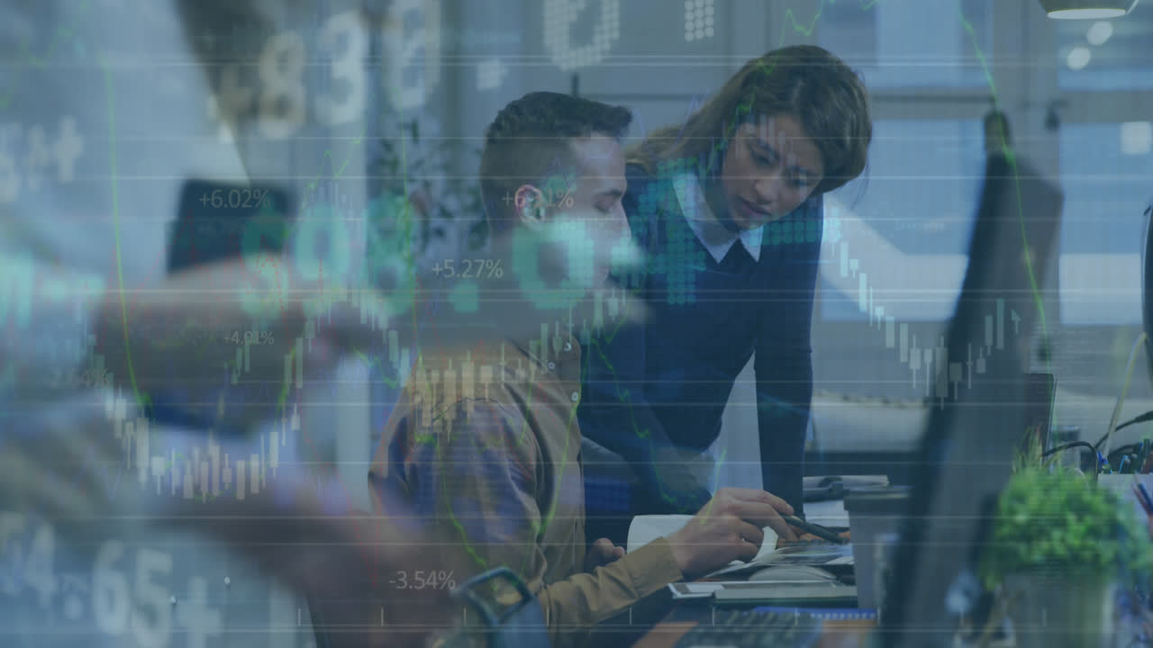 animación del procesamiento de datos del mercado de valores contra diversos hombres y mujeres discutiendo en la oficina