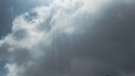 nubes y luz solar