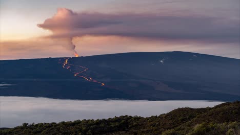 early morning time-lapse of mauna loa erupting lava for the first time in 38 years