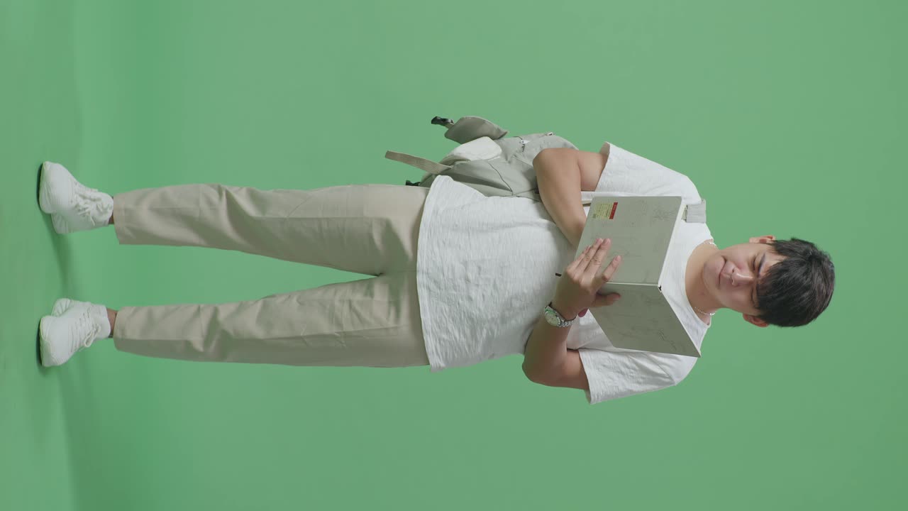 책을 읽는 학생