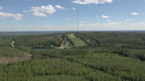 Energiekraftwerk-Auf-Der-Spitze-Des-Hügels