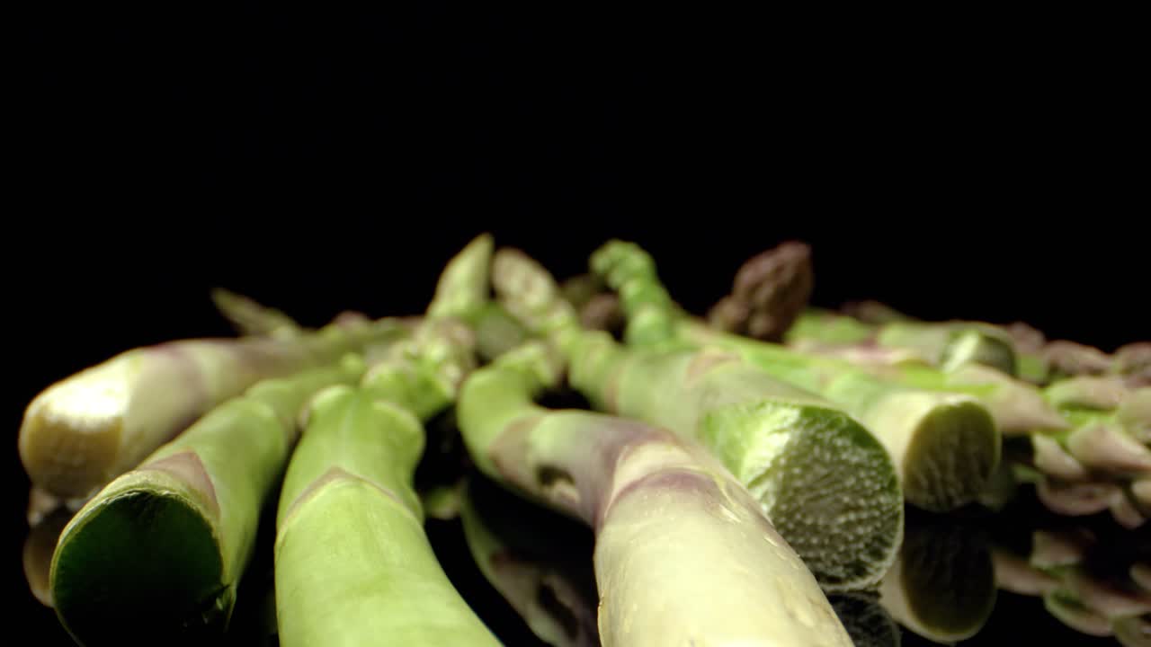 espárragos frescos verdes vegetales saludables súper macro de cerca de alta calidad 4k vegetales