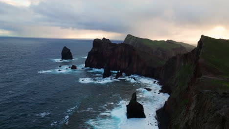 Foamy-Waves-Crashing-At-Ponta-de-Sao-Lourenco-In-The-East-Of-Madeira,-Portugal