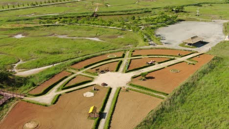 Un-Parque-Tranquilo-Con-Formas-Interesantes