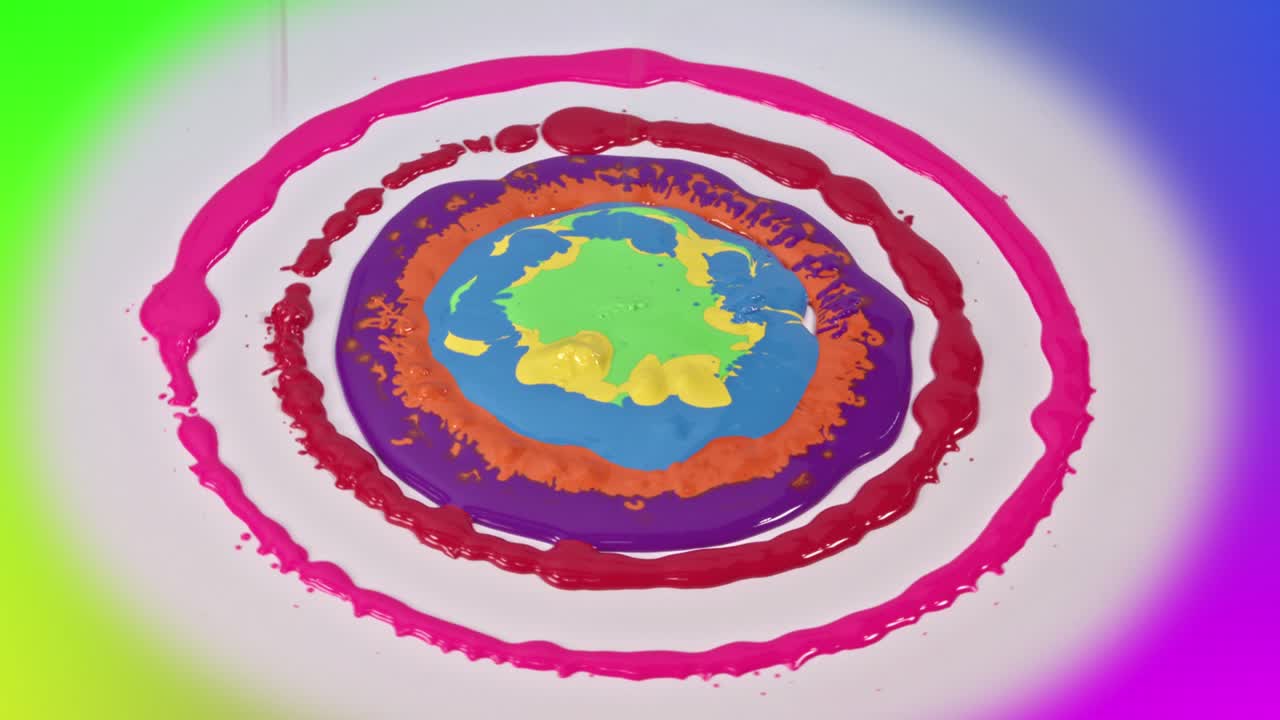 다양한 색이 색 배경에 퍼져 있습니다.