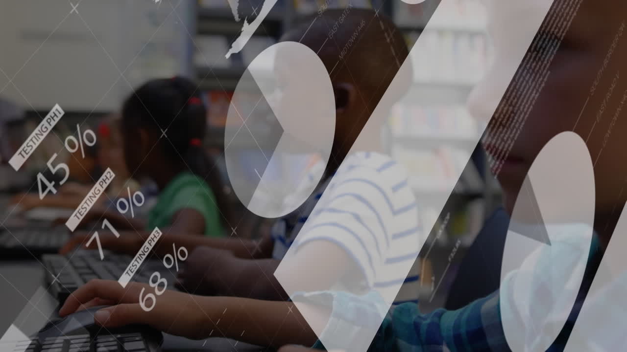 aula utilizando computadora con transición de gráfico de finanzas