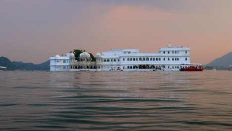 udaipur, also known as the city of lakes, is a city in the state of rajasthan in india. it is the historic capital of the kingdom of mewar in the former rajputana agency.