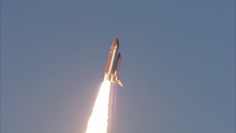 el transbordador espacial discovery se lanza en el viaje final 1 de 2011