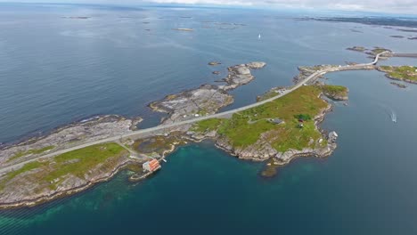 Carretera-Del-Océano-Atlántico-En-Noruega