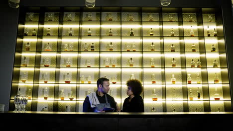 Bartenders-working-in-the-pub