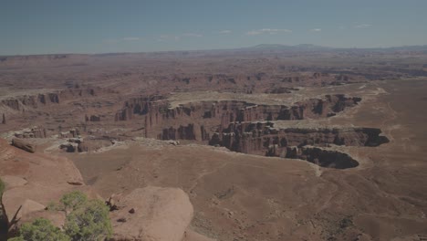 Handheld-shot-of-desert-canyons-in-central-Utah