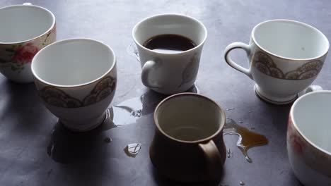 koffiebekers en -spoelen