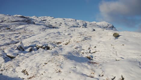 Snow-covered-hills-in-the-Norwegian-tundra