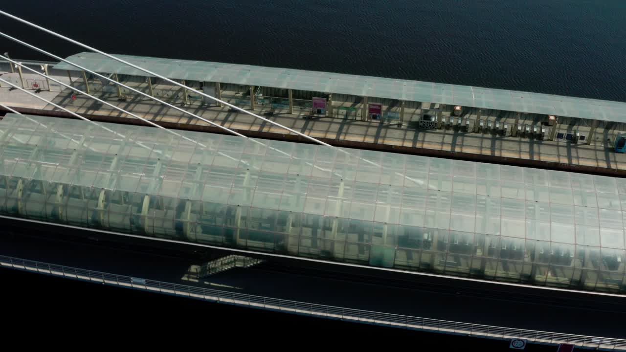 할릭 스테이션과 골든 호른 격리 시설의 공중 사진