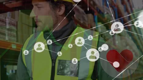 animación de iconos de perfil conectados, gráficos, forma de corazón sobre diversos trabajadores hablando en el almacén