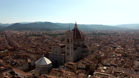 imagen aérea de la catedral de florencia y el duomo de firenze, italia
