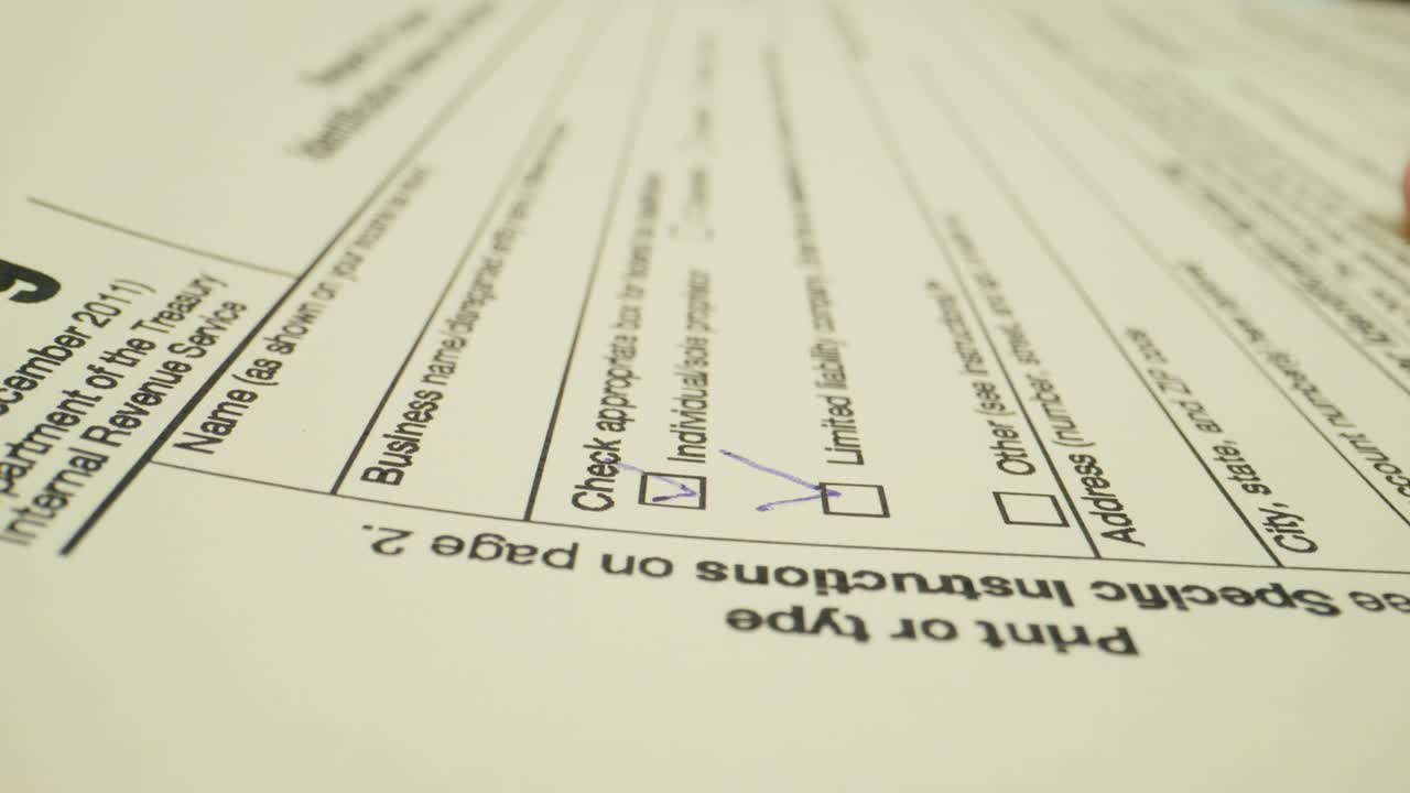 작성 중인 세금 양식