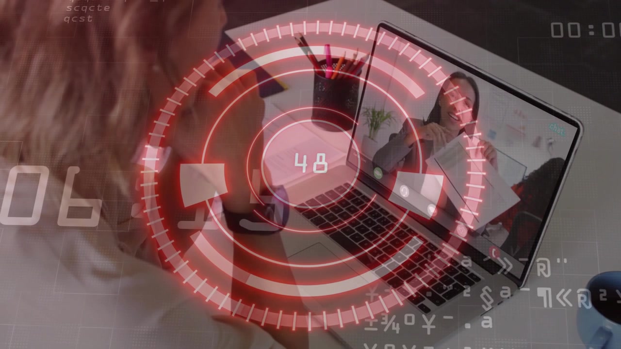 Utente al laptop in una chiamata di lavoro, con l'interlocutore che parla, causando l'avanzamento di un contatore rosso sul display HUD che traccia il tempo.