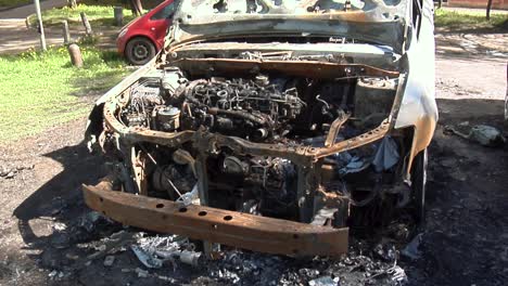 el coche despues del incendio