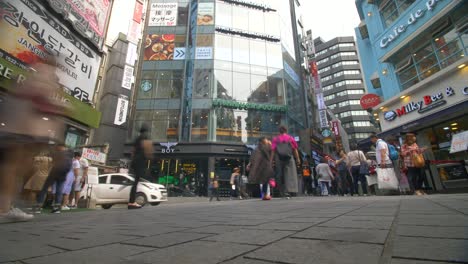 calle peatonal en lapso de tiempo de seúl