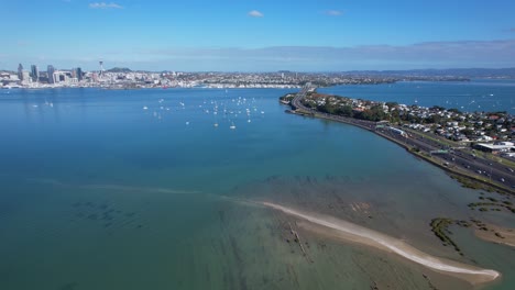 Scenic-Drive-On-Auckland-Northern-Motorway-Heading-To-Auckland-Harbour-Bridge-In-New-Zealand