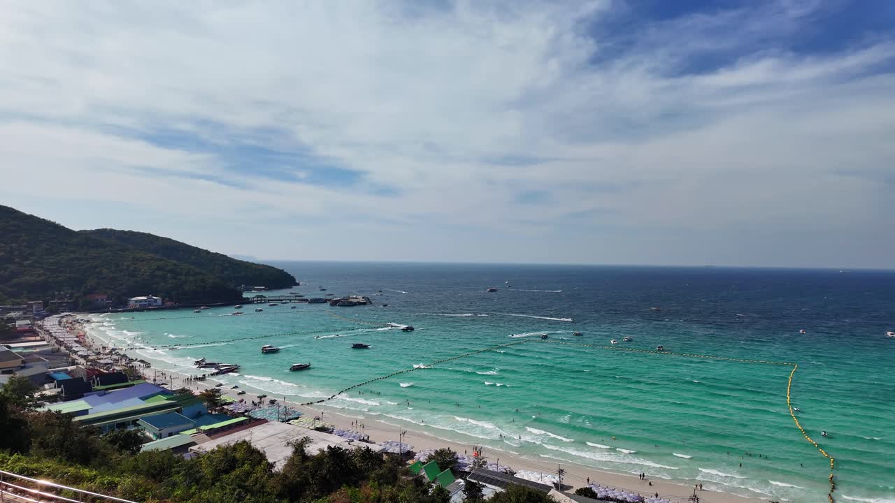 Playa Tien, isla Koh Larn, Tailandia, agua azul turquesa del océano, mirador paisajístico del Sudeste Asiático