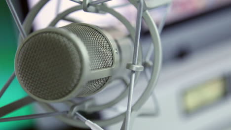 microfono de estacion de radio profesional