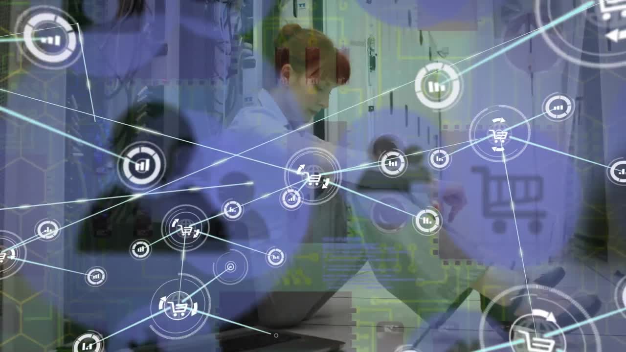 animación de conexiones con iconos sobre los servidores de comprobación de mujeres caucásicas.