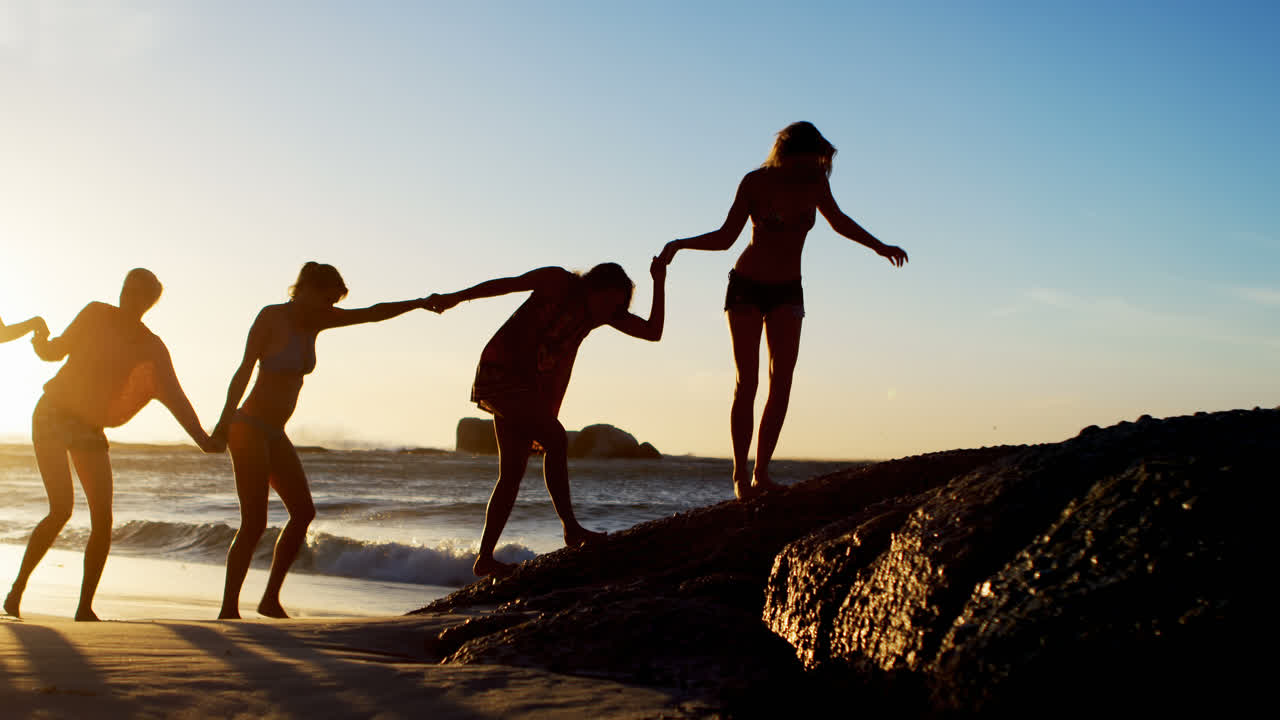 jugadoras de voleibol divirtiéndose 4k