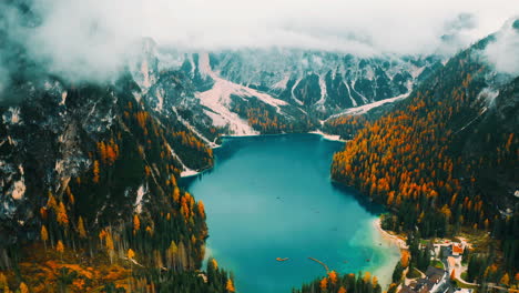 осенний пейзаж горного озера