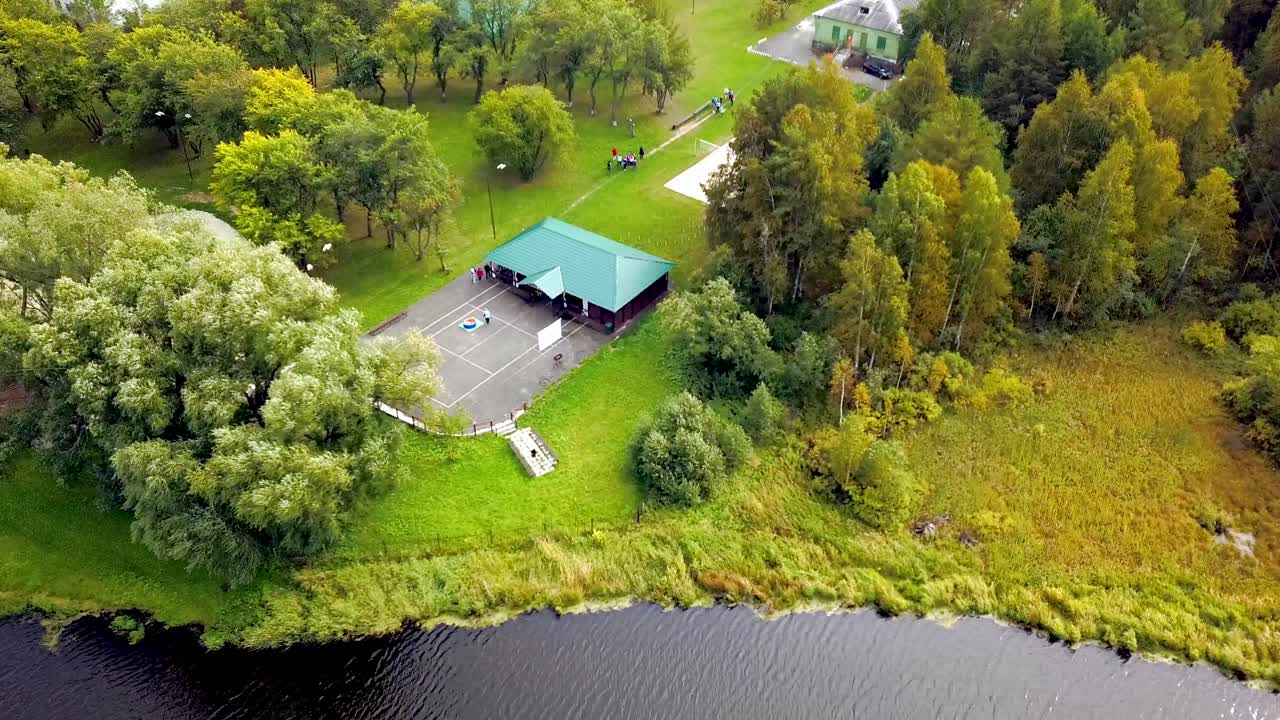 법원 과 파빌리온 을 가진 공원, 공중 에서 볼 수 있는 모습