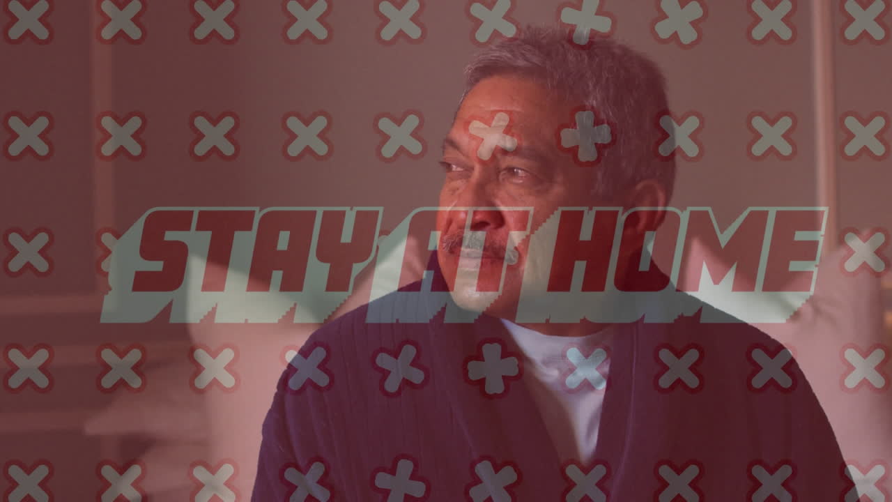 집에서 걱정하는 노인에 대한 집에 머무르는 텍스트의 애니메이션