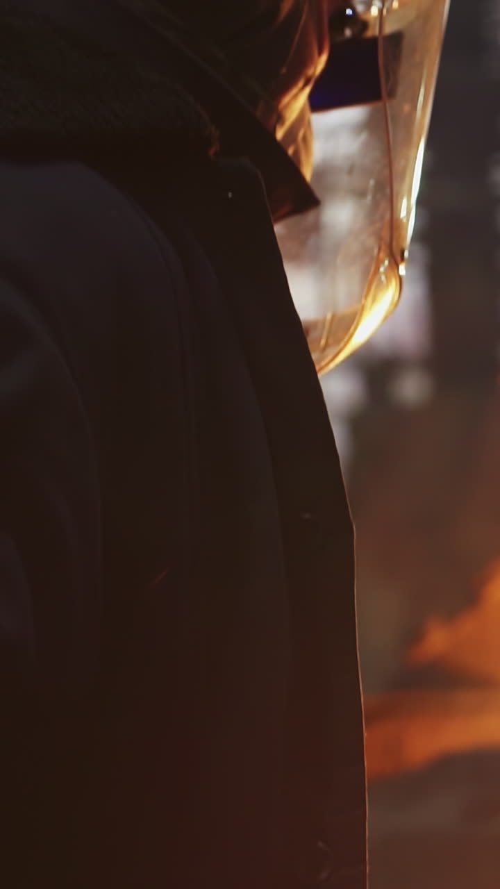 soldador con equipo de protección