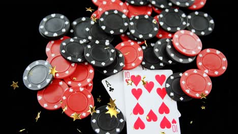 Animación-De-Estrellas-En-Movimiento-Sobre-Fichas-De-Póquer-Y-Cartas-Sobre-Fondo-Negro