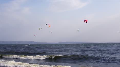 hacer kitesurf en el océano