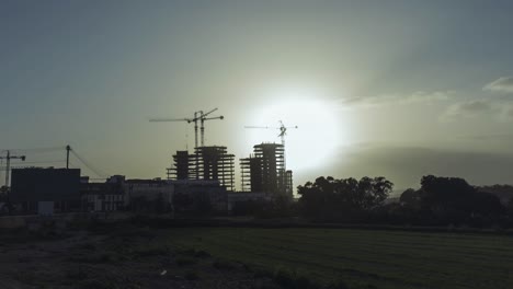 Mriehel-Quads-Highrise-In-Malta-In-Den-Frühen-Morgenstunden