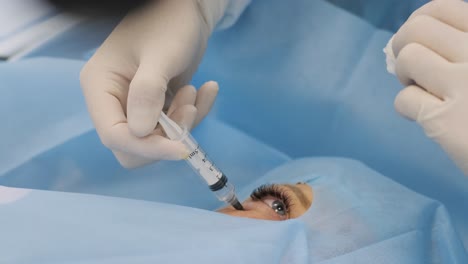 anestesia antes de la cirugía para corregir el estrabismo. cirugía oftalmológica