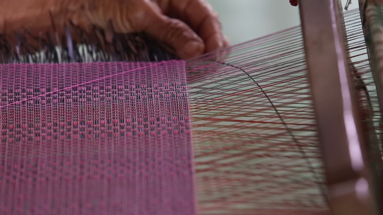 Matting with a loom at Matsin Udonthani Province, Thailand