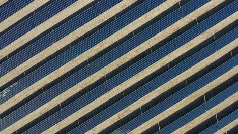 Oben-Ansicht-Der-Schillernden-Energie-Sonnenkollektoren-Hintergrundbild