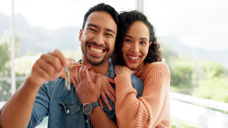 Cara,-Pareja-Y-Abrazo-Con-Llaves-En-Casa-Nueva.