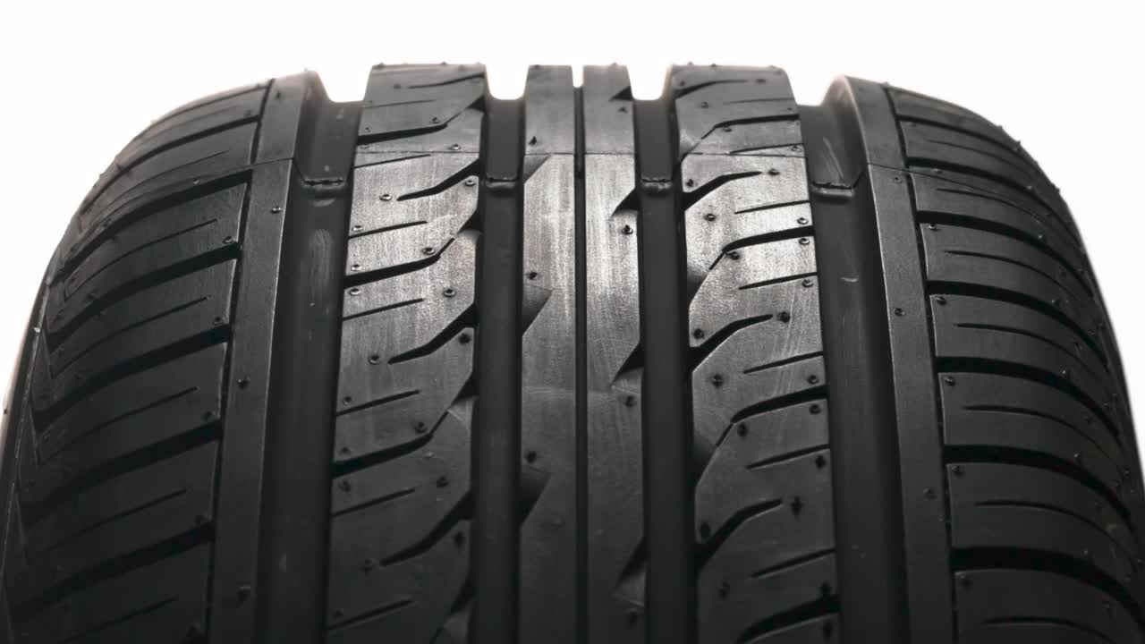 rotación de un neumático nuevo