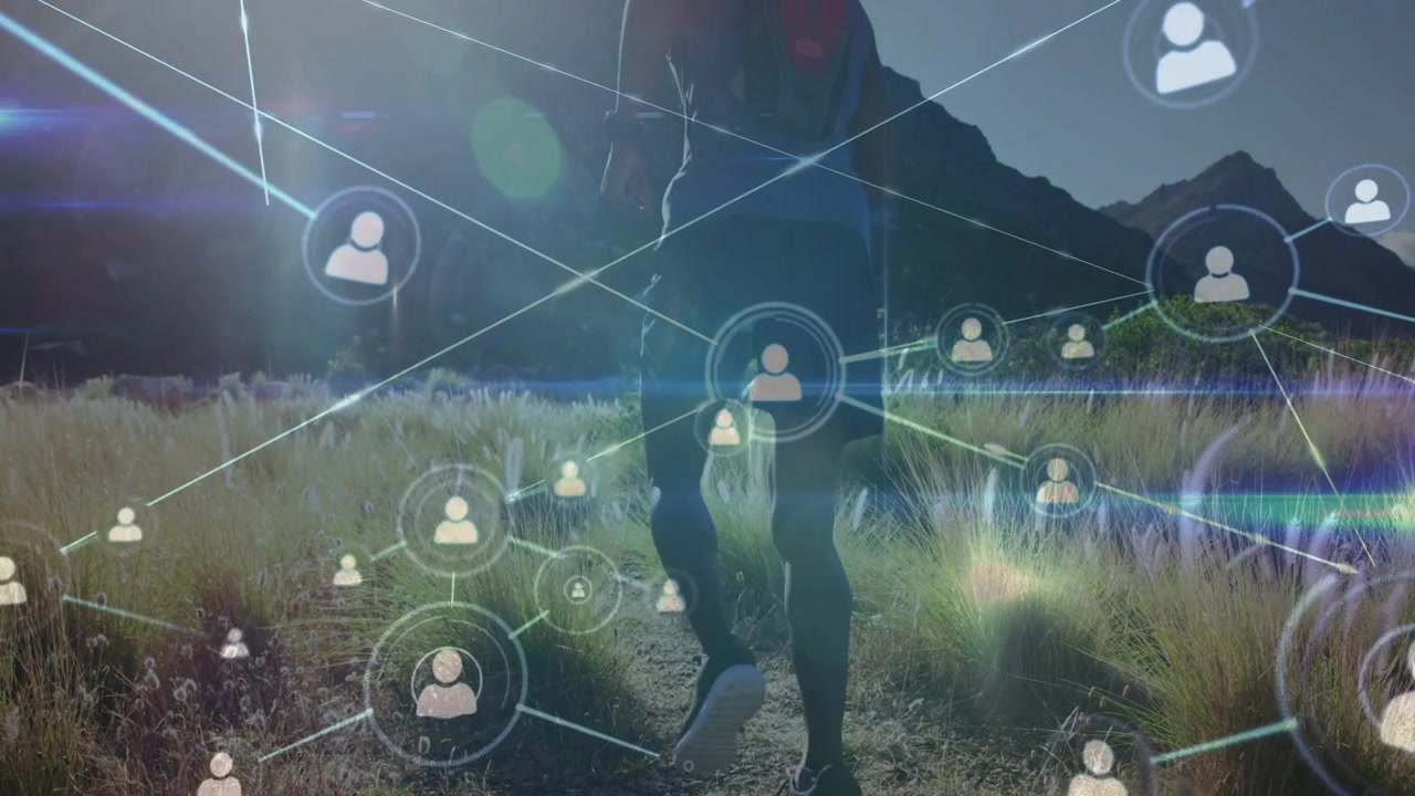 HUD che appare sul sentiero, un uomo fa jogging mentre i nodi utente crescono, sovrapponendo il corridore con una rete tecnologica.