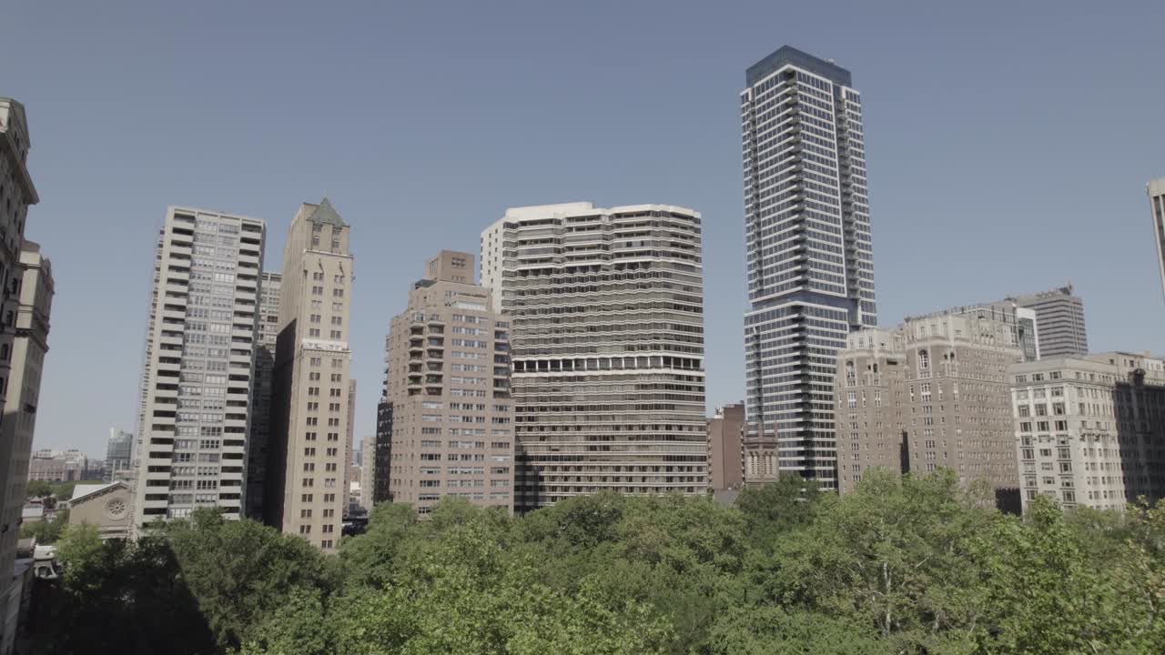 fotografía de aviones no tripulados de los edificios de filadelfia y la plaza rittenhouse - 4k
