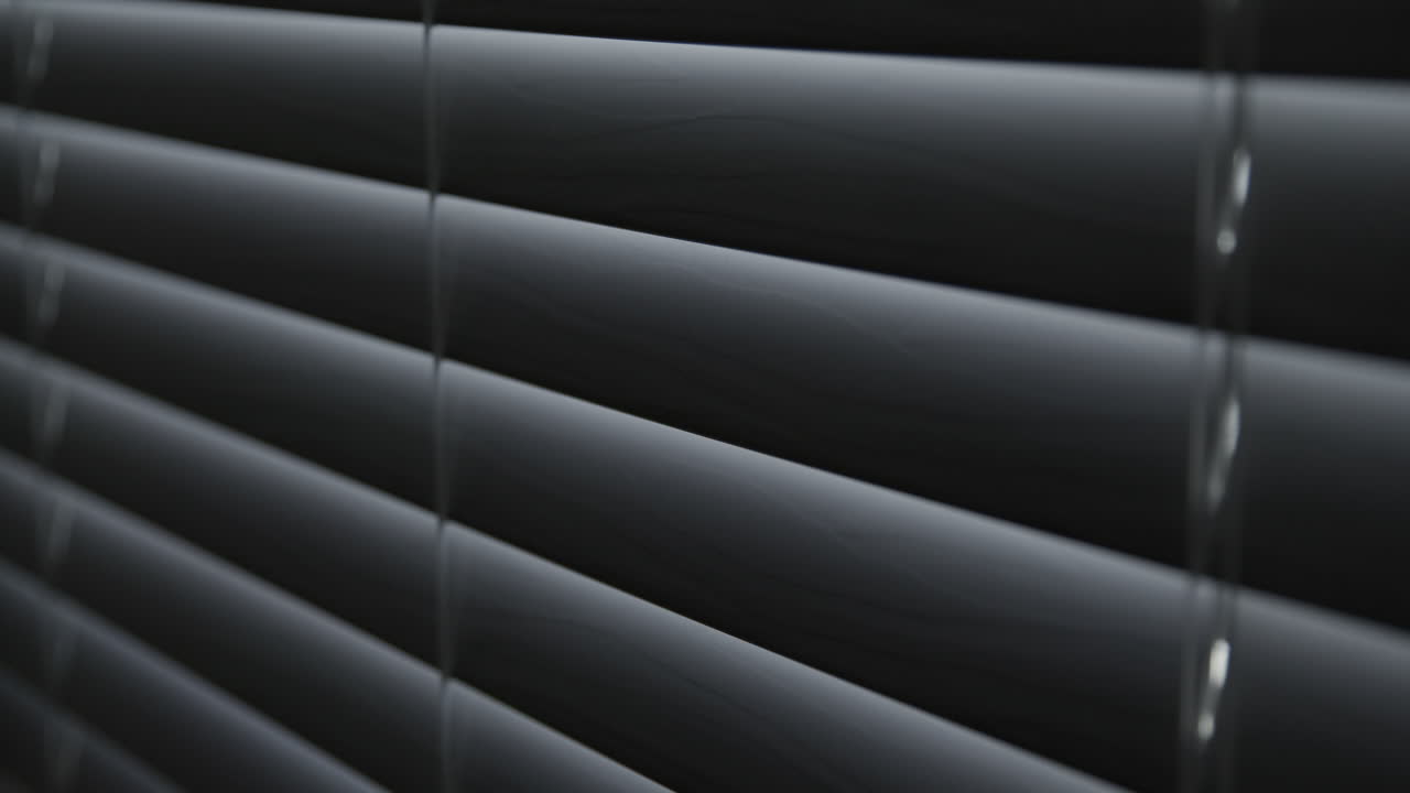Blinds Open then Close in Real Time Close Up
