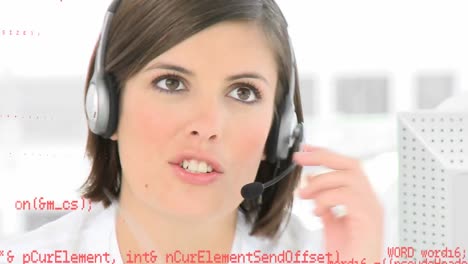agente del centro de llamadas hablando en un auricular