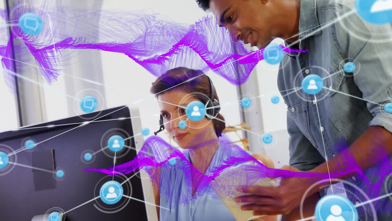 animación de la red de conexiones con iconos sobre personas de negocios que usan auriculares de teléfono