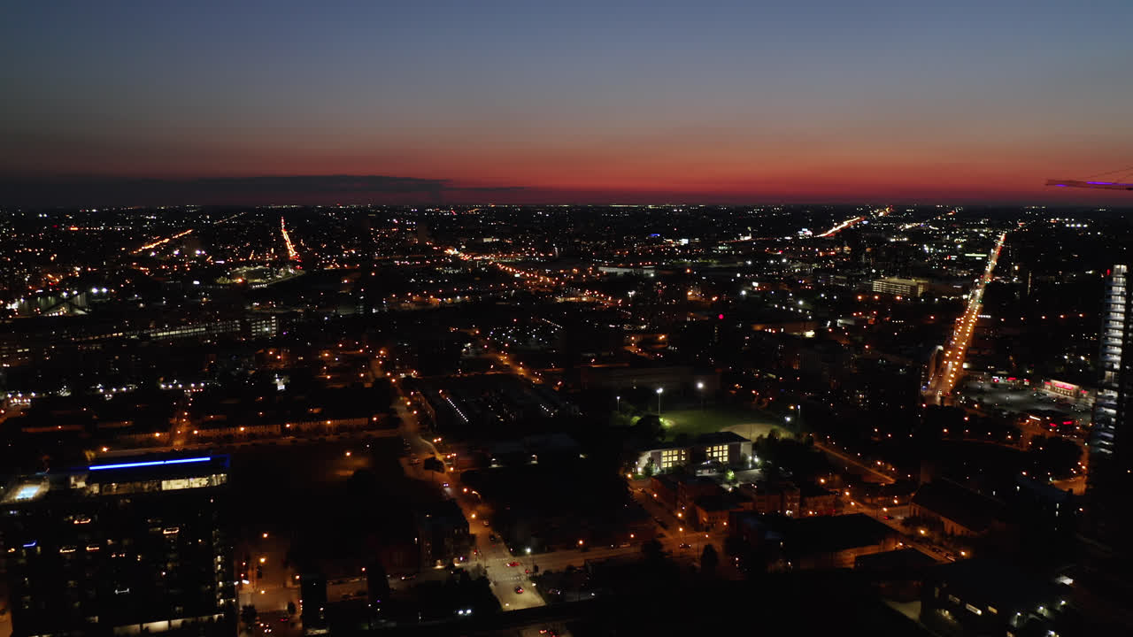 이른 아침 일리노이주 시카고 상공의 아름다운 비행