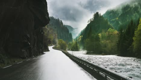 Revealing-shot-of-the-famous-Latefossen-waterfall,-Norway