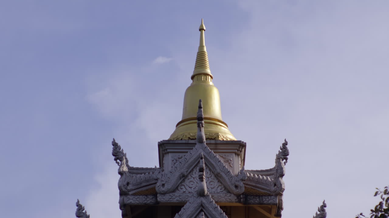 황금 파고다 세부 사항