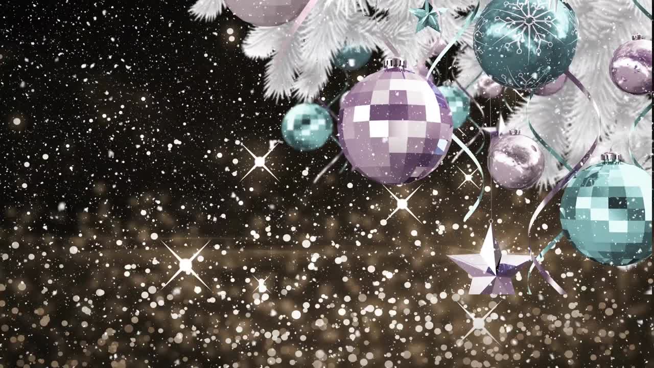 animación de nieve cayendo sobre el árbol de navidad con decoraciones